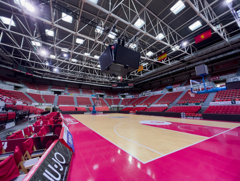 🏀 Se trata de un pabellón multiusos capaz de acoger eventos deportivos, conciertos, espectáculos culturales y producciones de gran formato. Entre sus instalaciones destacan la Pista Central, pistas auxiliares, vestuarios, sala de prensa, sala VIP...