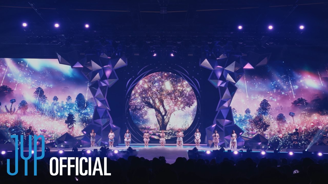 K-POP・アジア NiziU Live with U 2023 Blu-ray Amazon.co.jp: NiziU Live with U 2024-2025 “AWAKE” (通常盤