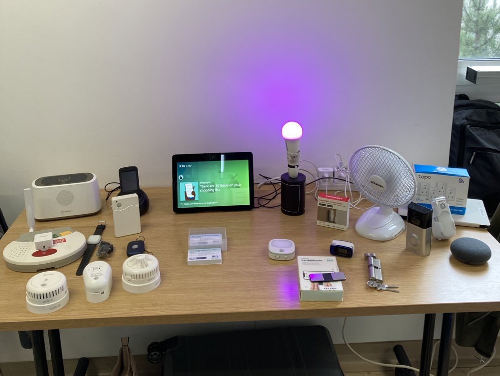 Today the team are at the first day of the <a href="/MSKLanPhysio/">NHS Lanarkshire MSK Physiotherapy</a> Community Appointment Days in the Time Capsule Coatbridge! We are here to talk all things TEC and TeleHealth! 

#CommunityAppointmentDays #innovation #MSKPhysiotherapy #TechnologyEnabledCare