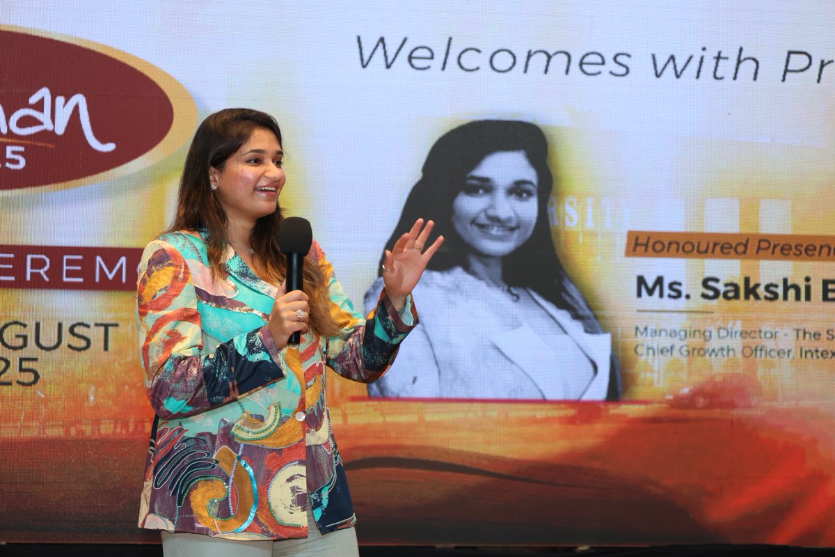 SAGE_INDORE's tweet photo. #Aarohan2025 
Respected MD Madam, Ms. Sakshi Bansal, addressed the first-year students, inspiring them to dream bigger, set clear goals, and work hard with dedication. 
Her motivating words urged students to learn, strive, and achieve success with passion and perseverance. https://t.co/kk6P2PZH6q