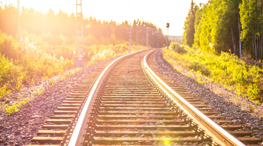 Joensuu–Pieksämäki-rataosuuden kunnat ja maakuntaliitot esittävät <a href="/lvmfi/">LVM</a> rataosuuden modernisoimista sähköistämällä. Sähköistäminen ratkaisisi teollisuuden tavarakuljetuksen ongelmia ja parantaisi huomattavasti idän ja lännen välistä henkilöliikennettä. pohjois-savo.fi/viestinta/uuti…