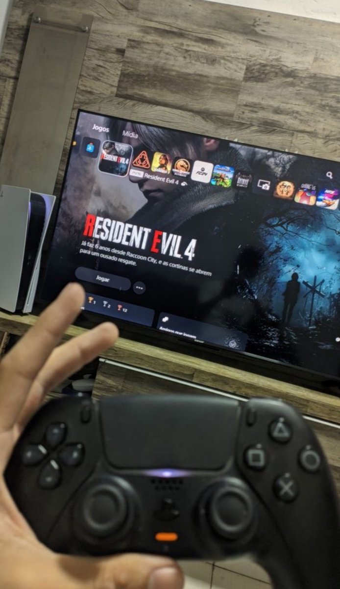 xknight__x's tweet image. Playing game proof