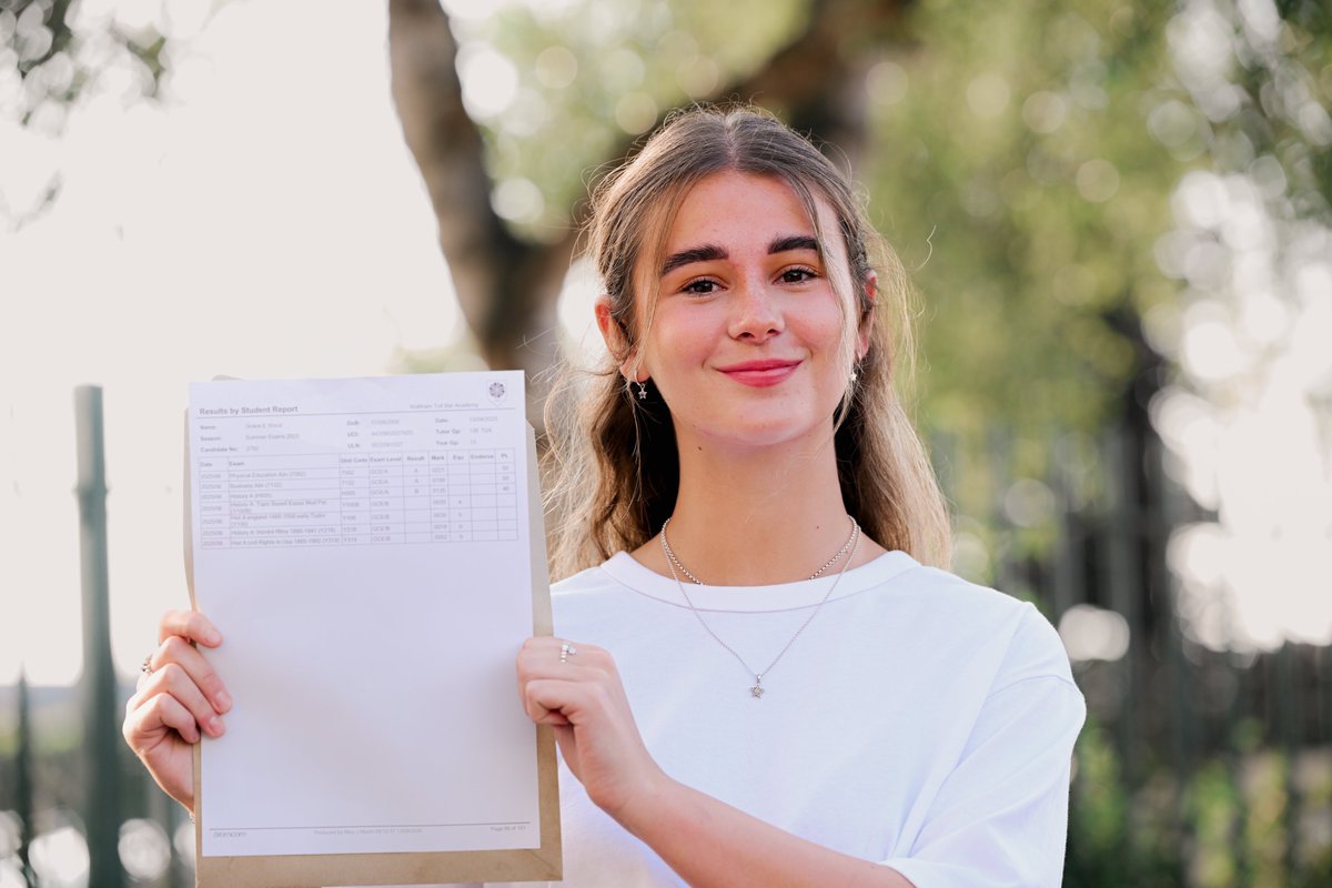 Toll Bar Sixth Form (@tollbar6thform) on Twitter photo LIVERPOOL BOUND 📦
Grace achieved her first choice destination, securing a place to study Law at the <a href="/LivUni/">University of Liverpool</a> after picking up AAB in PE, Business and History.
“The teachers have been helpful and the class sizes made it easier to do focused work." LIVERPOOL BOUND 📦
Grace achieved her first choice destination, securing a place to study Law at the <a href="/LivUni/">University of Liverpool</a> after picking up AAB in PE, Business and History.
“The teachers have been helpful and the class sizes made it easier to do focused work."