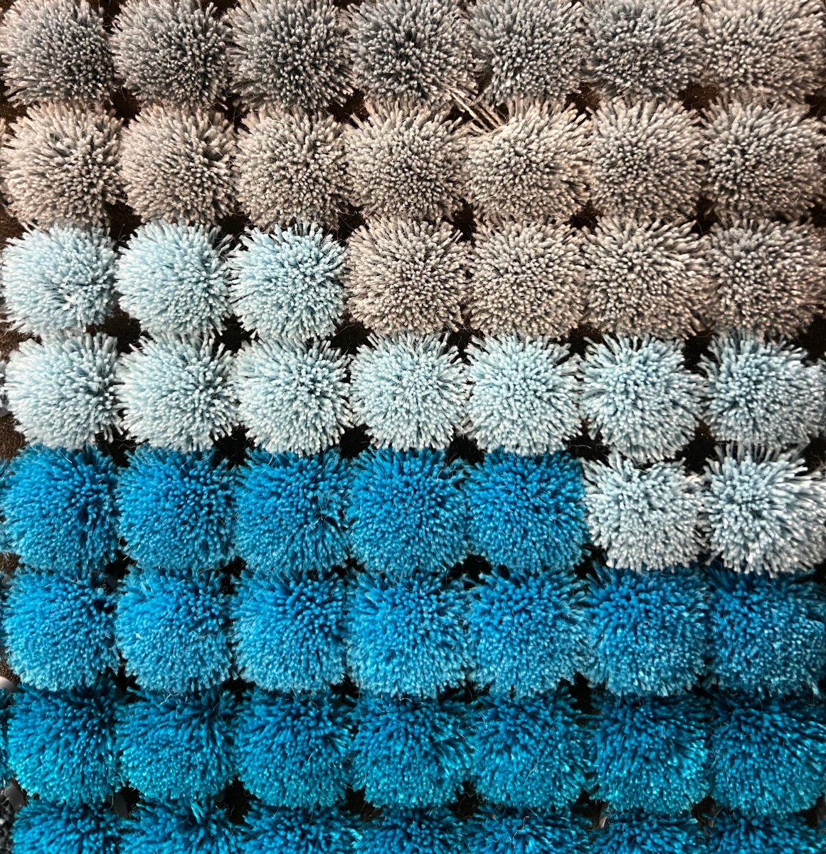 CSrugs_official's tweet image. Which colour would you choose? Our poms are used to create the right colour match. In the studio we're busy with creating the perfect match for you! Do you want to make the match yourself? Check out our configurator in the website! ⁠
⁠
#colourmatch #rugs #studio #interiordesign