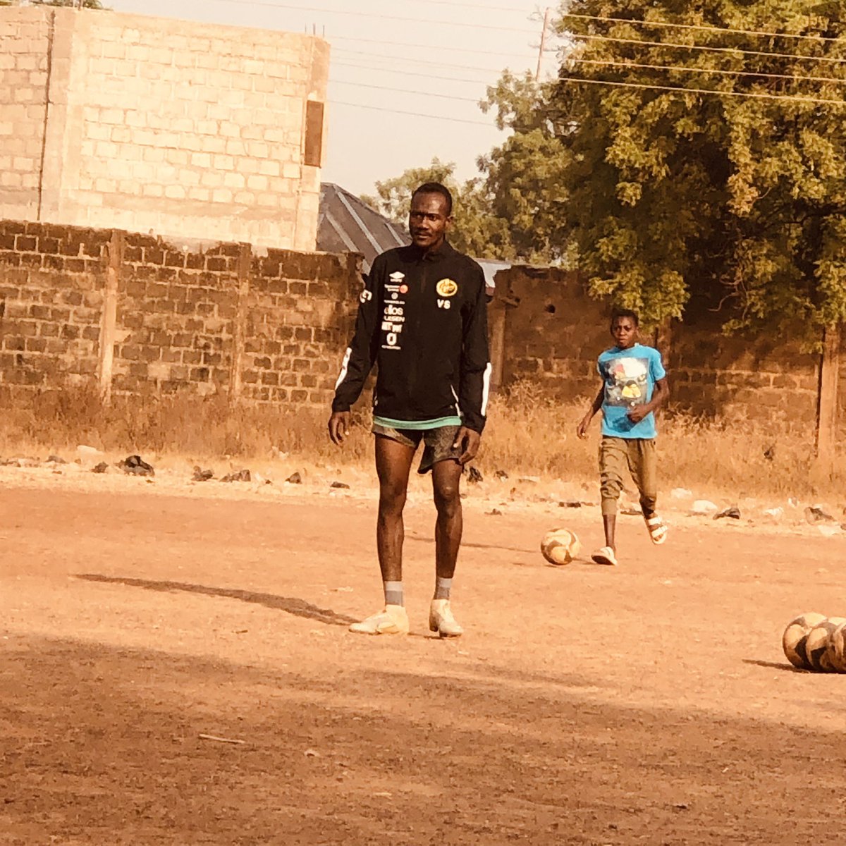 YakubuWayless's tweet photo. Growing up, I had a dream to be a great footballer, I always go to training without proper training kits, no football boots and I couldn’t get enough attention and guidance to achieve my dream. I told myself that, One day, if Allah blesses me, I will do something.

Now, I… https://t.co/PUBLdczjr1