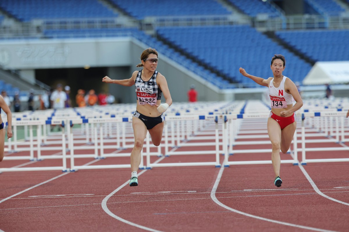 Getsuriku's tweet photo. #トワイライトゲームス
女子100mH（－0.1）
🥇清山ちさと（いちご）12.77！！！！
日本歴代3位！！！
🥈島野真生（日女体大院）13.01
🥉鈴木美帆（長谷川体育施設）13.121 https://t.co/JPW347c07t