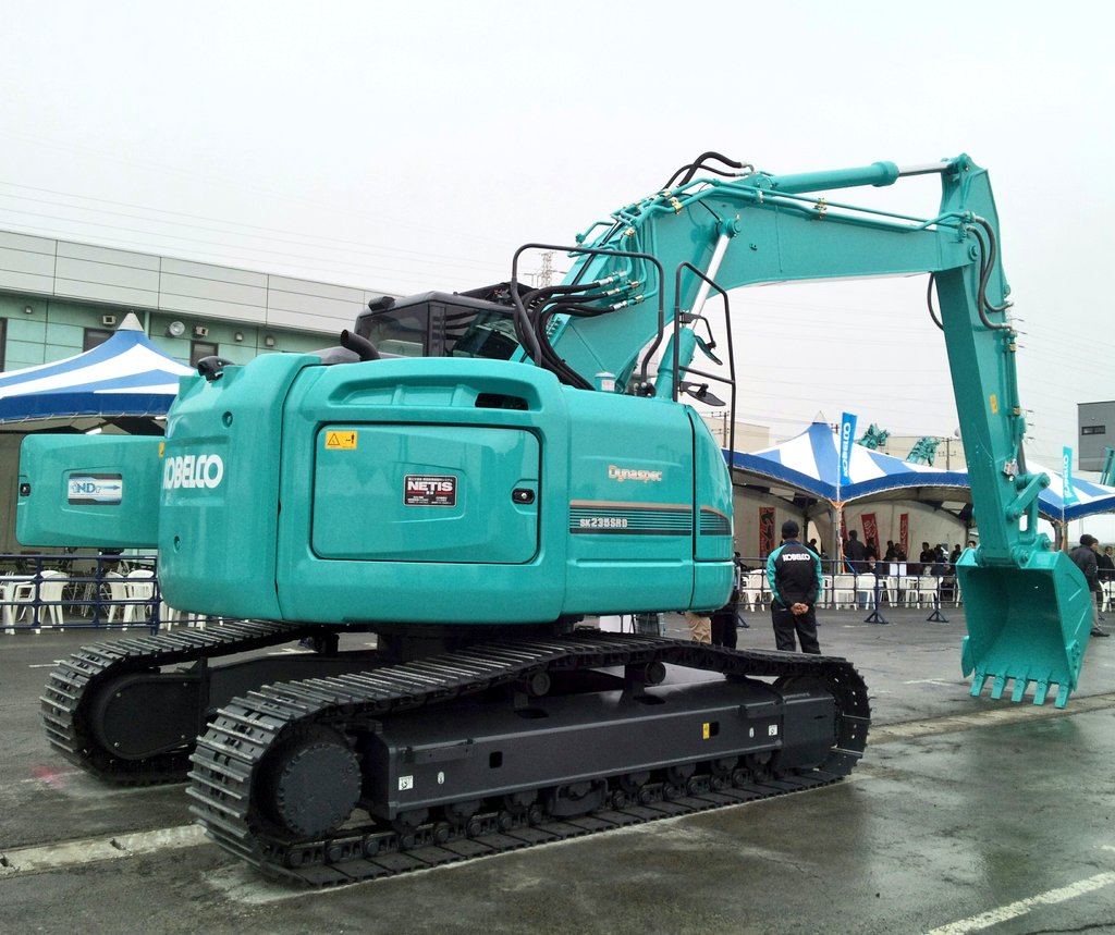 コベルコ建機  SK235SRDｰ3 後方超小旋回油圧ショベル  解体仕様