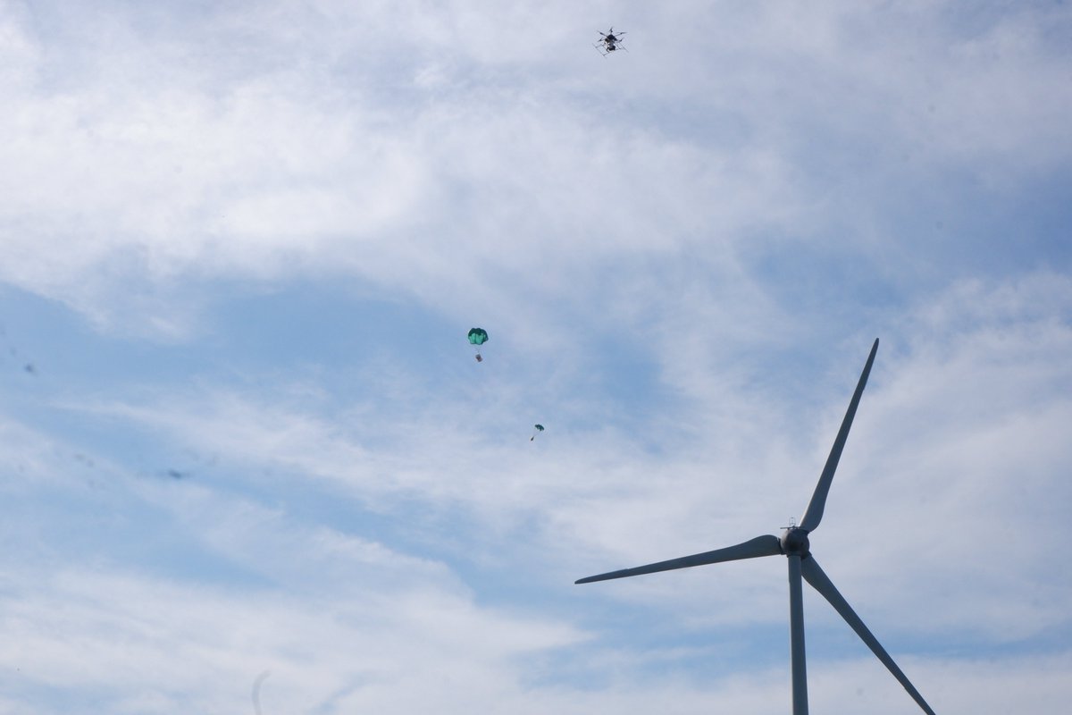 NoshiroSpace's tweet image. 最後は東京農工大Lightus(@lightus_rocket )の皆さん！！

星型タイヤのCanSatはLightusデザインがされててとてもかっこよかったです。
あとこのレモンみたいなの何用の何だったんだろう...

今年のCanSat紹介はこれにて終了です。また来年会いましょう!

#能代宇宙イベント
#NSE2025
#nse21th