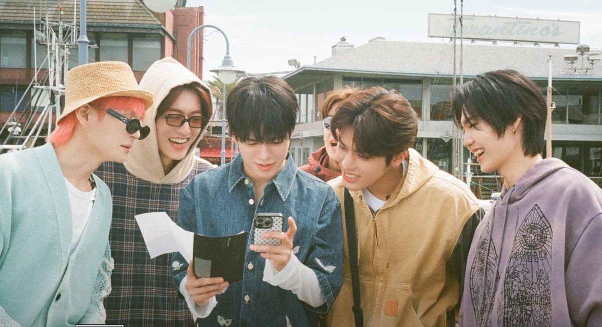 jexngwxx's tweet photo. DEPUTY PARK JEONGWOO US TOUR #박정우 https://t.co/emYhn4bxE2