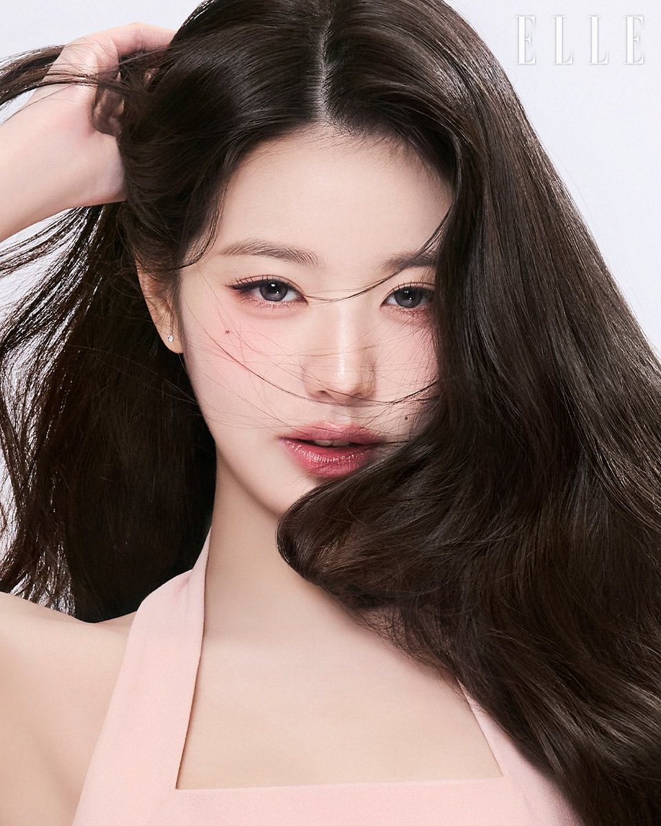 wonyoungpics's tweet photo. Wonyoung for ELLE Korea https://t.co/q83bFYhBgU