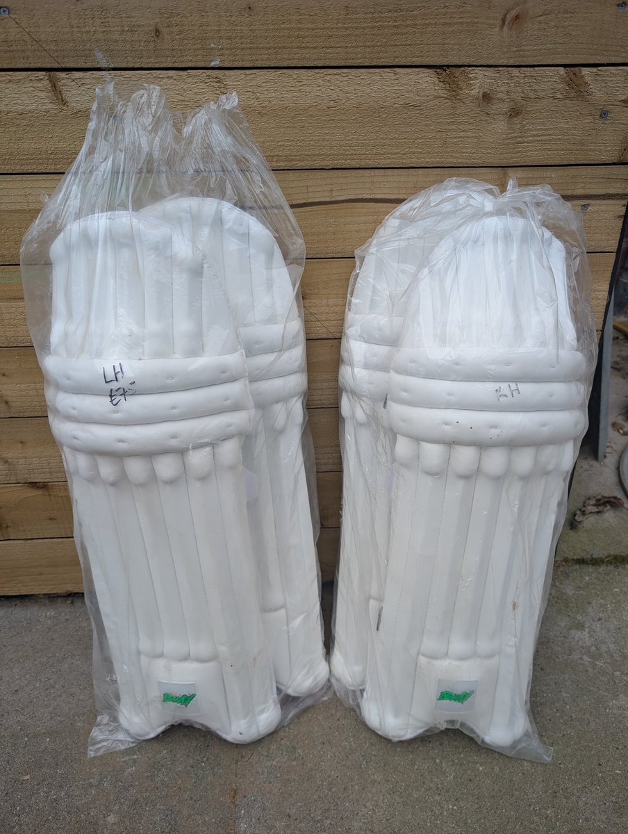CLEARANCE -

Men's pads. 1 pair of LH, 1 pair of RH

£35 each