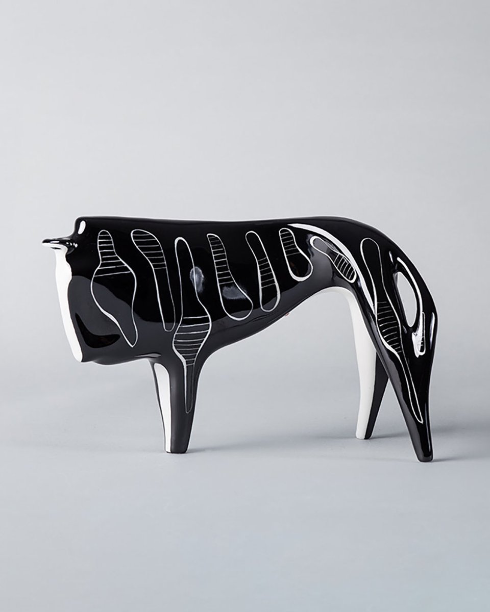 The Craft &amp; Design pages of our magazine are featuring Polish craft selected to appear at the the EU headquarters in Brussels. This 1958 piece is by Henryk Jędrasiak. 
(Insta:) <a href="/porcelana/">porcelana</a>.ascmielow
artmag.co.uk/magazine/artma…
#artmag #art #craft #polishart #polishcraft #polishdesign