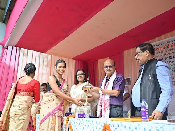 dhtassam's tweet photo. Under NHDP, Ministry of Textile, GoI, a ceremonial distribution program for Looms and Accessories held on 19th Augut 2025, the event was organized by the IA- Borjhar Saru Agchia Prathamik BKSS Ltd., as a part of the Cluster Development Programme (CDP). https://t.co/tN92neKwto