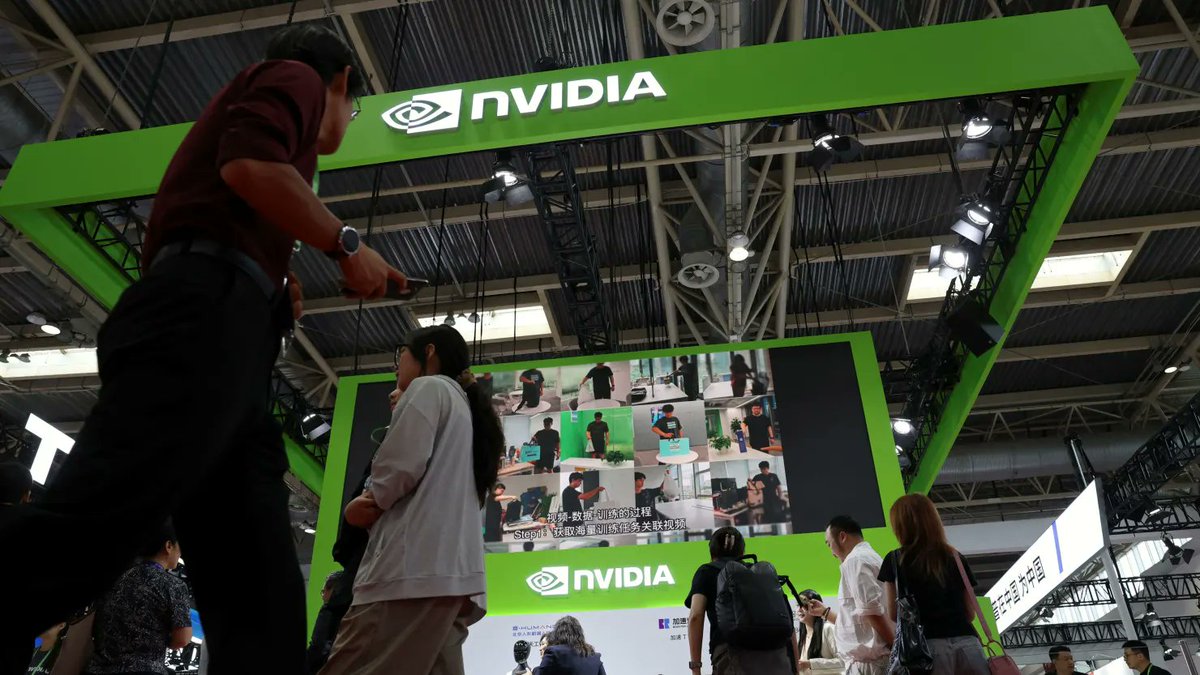 Bloomberg агентлагаас Nvidia компани Хятадын зах зээлд зориулан Америкийн засаг захиргаанаас Хятадад борлуулахыг зөвшөөрсөн H20 чипээс илүү хүчирхэг хиймэл оюуны чип бүтээж байгаа хэмээн мэдээлэв.
Шинэ чипийн техникийн үзүүлэлтүүд бүрэн эцэслэгдээгүй байгаа ч Nvidia ирэх сараас