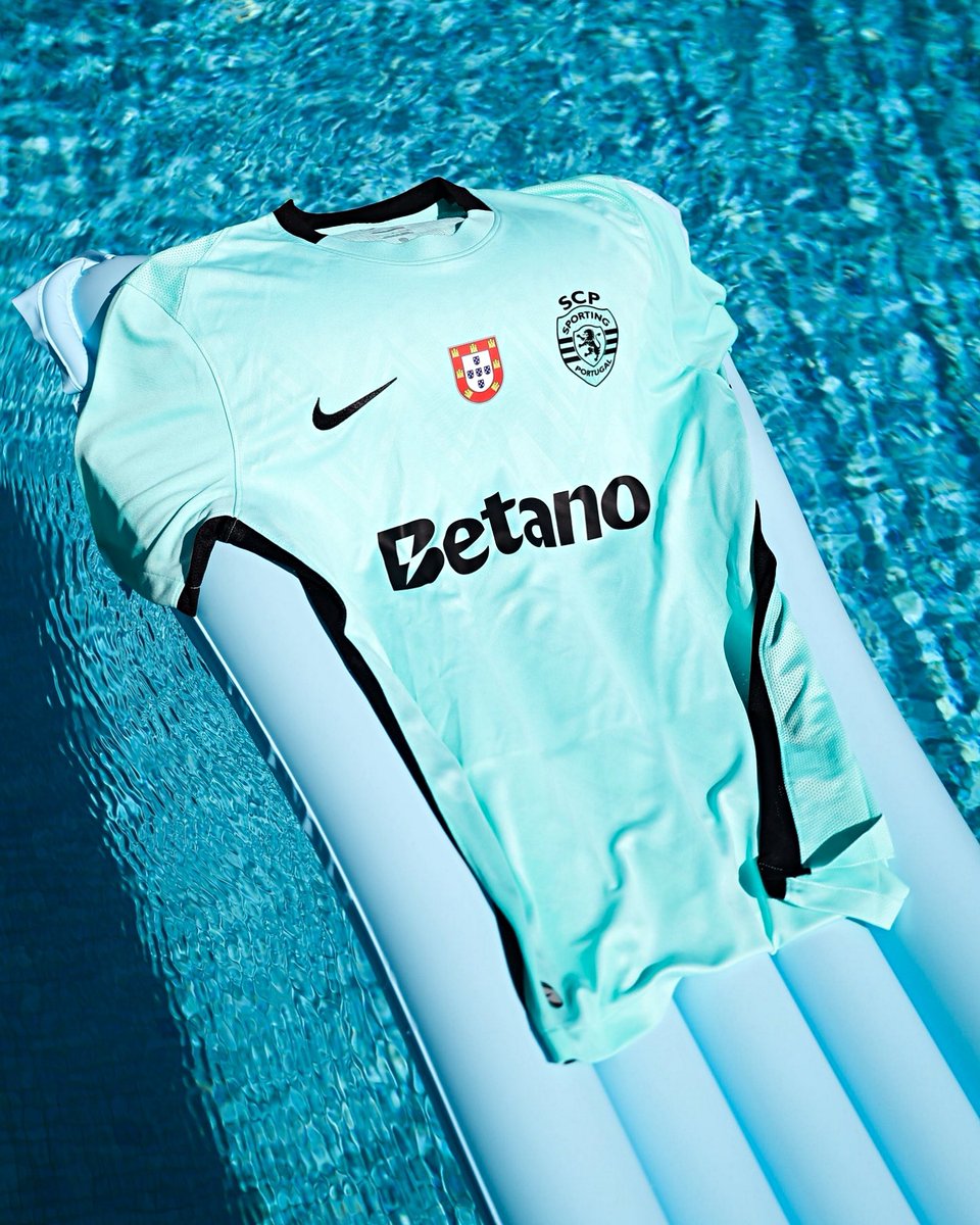 B24PT's tweet photo. O novo terceiro equipamento do Sporting. https://t.co/HPcPsnoMlL