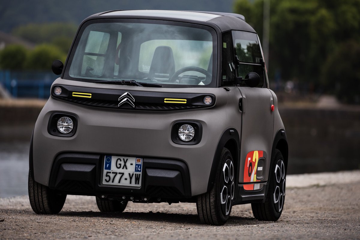 Le Stagiaire De Hoonited (JéRaieMy) (@lhoonited) on Twitter photo Voici la Citroën Ami, la pire caisse qui existe sur le marché, et dont le succès est improbable, quoique... J'ai mis 3/10 à cette chose, mais tous les proprios vous diront qu'elle est cool.
Alors que Citroën tablait sur 10k unités / an, le constructeur a enregistré 23.000 Voici la Citroën Ami, la pire caisse qui existe sur le marché, et dont le succès est improbable, quoique... J'ai mis 3/10 à cette chose, mais tous les proprios vous diront qu'elle est cool.
Alors que Citroën tablait sur 10k unités / an, le constructeur a enregistré 23.000