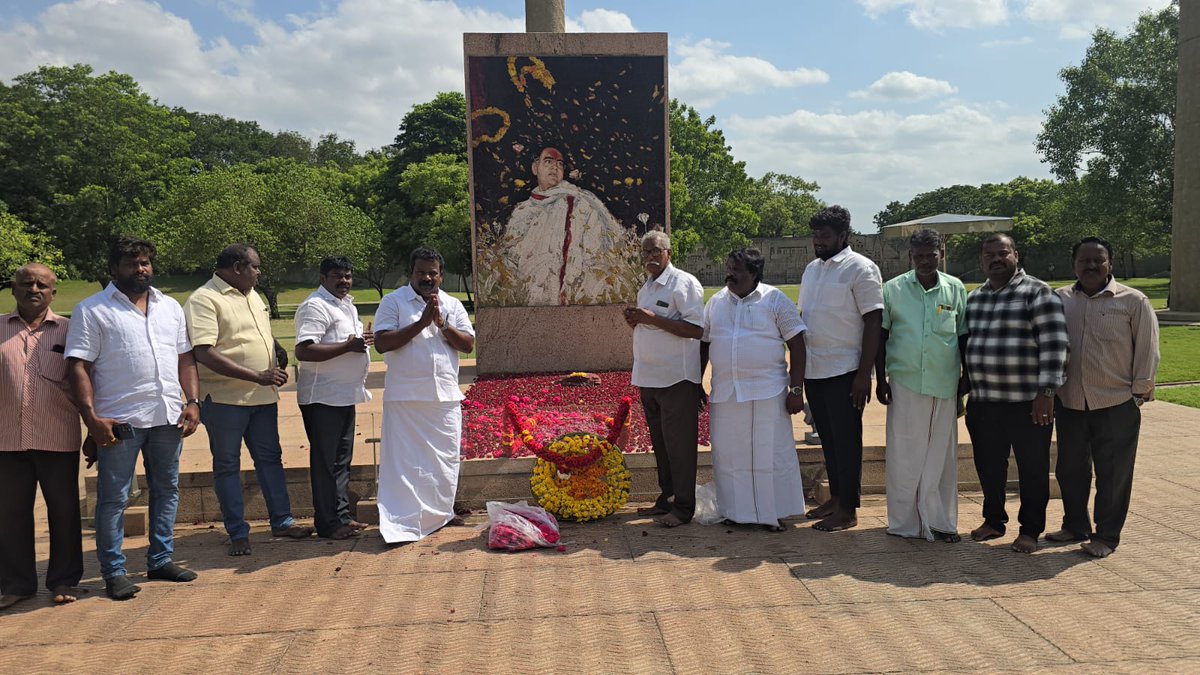 Selvaperunthagai K (@spk_tncc) on Twitter photo பாரத ரத்னா முன்னாள் பிரதமர் ராஜீவ்காந்தி அவர்களின் பிறந்ததினமான இன்று (20.08.2025) திருப்பெரும்புதூரில் உள்ள அவரது நினைவிடத்தில் மலர்தூவி மரியாதை செய்தேன்.
#RememberingRajivGandhi
<a href="/INCIndia/">Congress</a> <a href="/kharge/">Mallikarjun Kharge</a> <a href="/RahulGandhi/">Rahul Gandhi</a> <a href="/kcvenugopalmp/">K C Venugopal</a> <a href="/priyankagandhi/">Priyanka Gandhi Vadra</a> <a href="/girishgoaINC/">Girish Chodankar</a> <a href="/SurajMNHegde/">Suraj Hegde</a> பாரத ரத்னா முன்னாள் பிரதமர் ராஜீவ்காந்தி அவர்களின் பிறந்ததினமான இன்று (20.08.2025) திருப்பெரும்புதூரில் உள்ள அவரது நினைவிடத்தில் மலர்தூவி மரியாதை செய்தேன்.
#RememberingRajivGandhi
<a href="/INCIndia/">Congress</a> <a href="/kharge/">Mallikarjun Kharge</a> <a href="/RahulGandhi/">Rahul Gandhi</a> <a href="/kcvenugopalmp/">K C Venugopal</a> <a href="/priyankagandhi/">Priyanka Gandhi Vadra</a> <a href="/girishgoaINC/">Girish Chodankar</a> <a href="/SurajMNHegde/">Suraj Hegde</a>