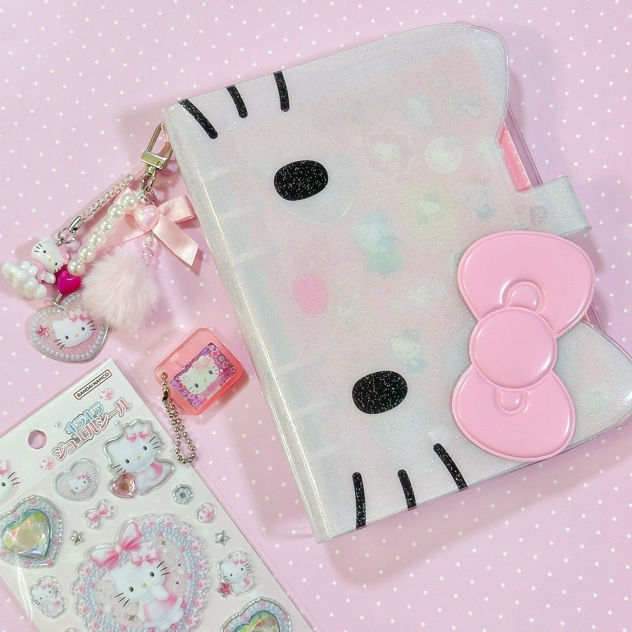 新品未使用♡ハローキティ渋谷ダイカットメモ サンリオ ハローキティ メモ帳 ダイカットメモ キティ 水玉 日本