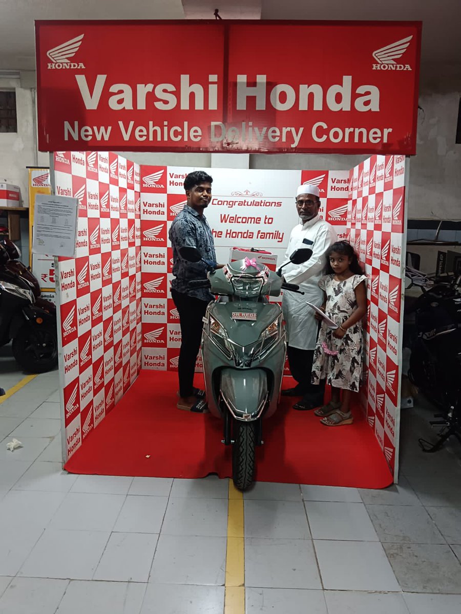 SalesVarshi's tweet photo. 💐Mr.T.EBRAHIM
 CONGRATULATIONS  ON YOUR NEW HONDA ACTIVA 125 SMART 2B GREY 💐 https://t.co/dFDjqL6HFB