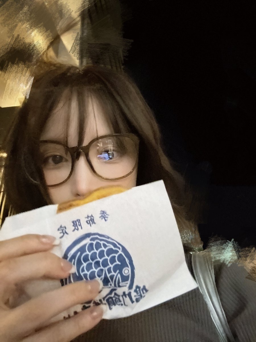 期間限定の文字に弱いです
これはりんご鯛焼き🍎