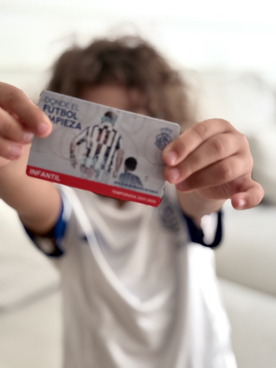 Pasan temporadas 🤍💙<a href="/recreoficial/">RC Recreativo de Huelva</a>