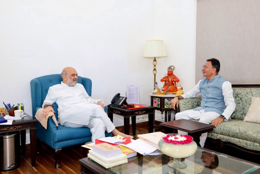 kaushalmishra77's tweet photo. देश ,प्रदेश और जनपद के आम जनमानस की भावनाओं को माननीय श्री @JitinPrasada जी के प्रस्ताव पर माननीय गृहमंत्री श्री @AmitShah जी एवं माननीय मुख्यमंत्री  @myogiadityanath जी ने जलालाबाद के नाम को परिवर्तित कर परशुरामपुरी किया उसके लिए जनपद की तरफ हार्दिक शुभकामनाएं  @CommissionerBa1 https://t.co/Ie0e7Xlu75
