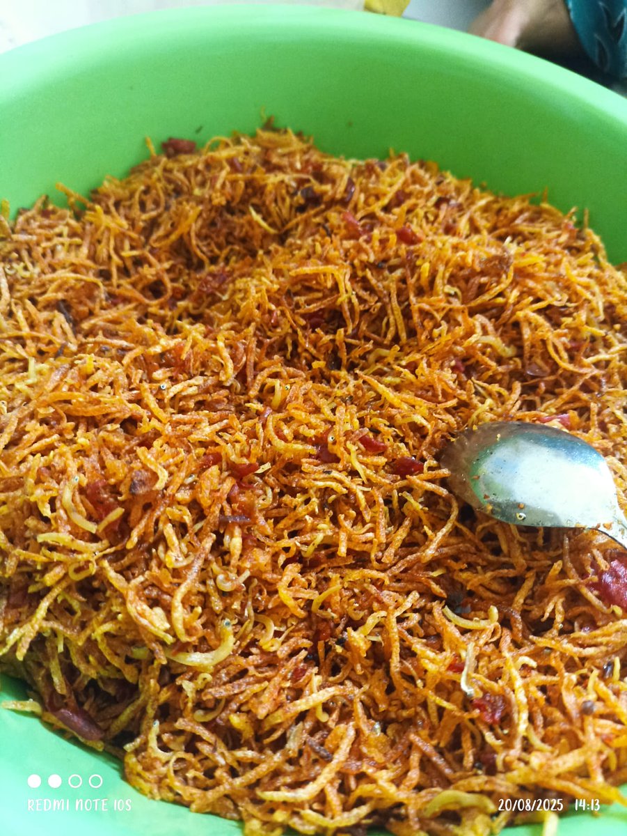 Kalau gak jualan Kentang Mustofa, aku gak bakal tau kentang 5 kg jadi nya cuma 8 toples ukuran 600ml.