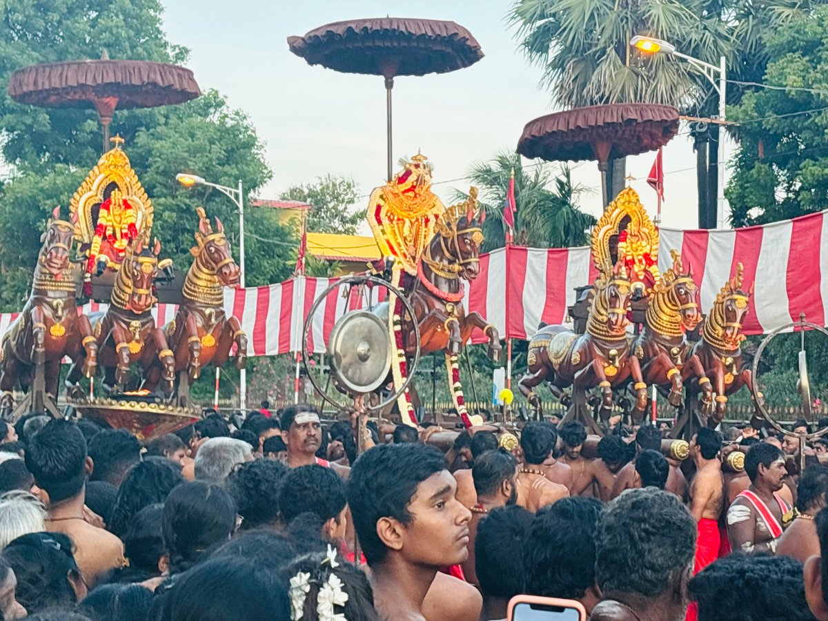 KALIARULAR_EROS's tweet photo. YESTERDAY #KALI๐๐ธ๐พ๐ฑ๐ฐ๐ด #KaliArulpragasam #DaughterOfEROS AT #NALLUR #JaffnaKingdom #KandaswamiTemple #MURUGA #LordMurugan #NallurFestival2025 22ND DAY EVE #OHMMurugan ๐๐ฝ๐๐๐๐๐๐ช๐ช๐ช๐ช #BLESSINGS & #Strength & #GIFTS #Courage #SHAKTI #Bravery ๐โ๐ฝ#Unstoppable #BornToLead https://t.co/Rjx9ILBBxm