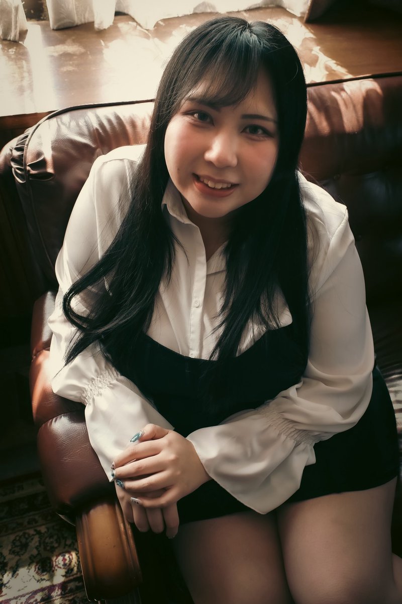 IBARAKI_GEN's tweet photo. 応接3号室の彼女
“The Lady in Reception Room No. 3 ” 

モデル:かに道楽師匠さん

@wanttoeatcrab

カメラ:イバラキゲン　@ibaraki_gen

フォローお願いいたします！
Let’s stay in touch—give me a follow!

#ポートレート
#ふくよか女子
#ぽっちゃり女子
#ボディポジティブ
#BodyPositive https://t.co/OgXXlnw5TY