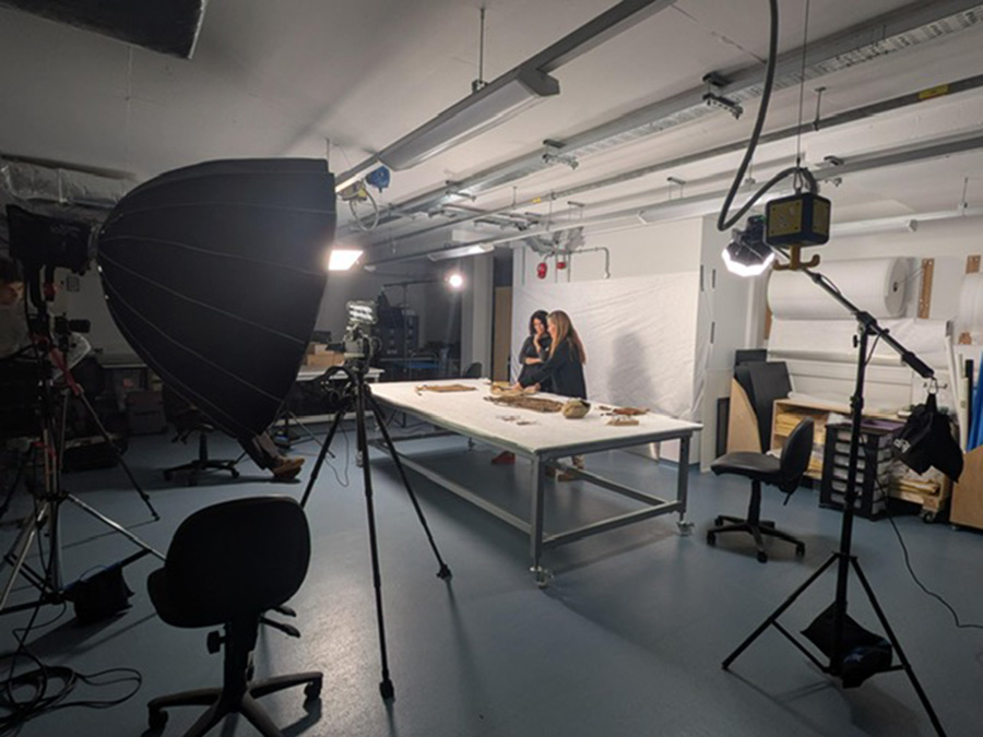 In Cambridge Arts Roundup, Simon Bertin joins Cambridge University’s Dr Marina Velez Vago on a visit to the Archaeology and Anthropology Museum; the qualities of Ghost stories written by women […] dlvr.it/TMb28v Listen Here: