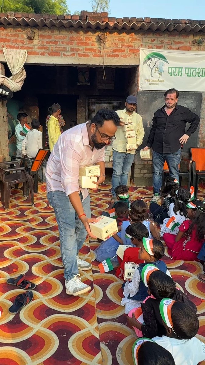 Paramfdn's tweet photo. स्वतंत्रता दिवस कार्यक्रम परम पाठशाला करतोरा 2025 

#NGO
#NonProfit
 #Charity
#SocialGood
#Humanity
#Support
#CommunityService
#SocialJustice
#Development
 #Volunteer
@AmbedkarnagarDM @myogiadityanath @mpriteshpandey @PMOIndia @UNICEFIndia @UPGovt https://t.co/I8UybNkg9F