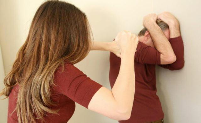 NezerAz's tweet image. Bakıda qız şəkillərini bəyənən kişi sevgilisi tərəfindən döyüldü – Məhkəmə qərarı
#BakıdaHadisə #MəhkəməQərarı #SosialMedia
🔗 Ətraflı linkdə 👉 nezer.media/bakida-qiz-s%c…