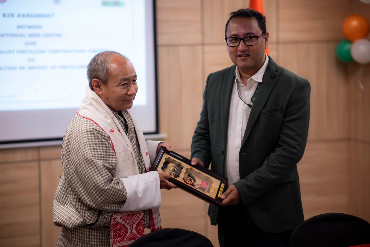 A few glimpses from the 5-year B2B agreement signing between BVFCL and Bhutan’s National Seed Centre 🇮🇳🤝🇧🇹
Captured moments that reflect our shared commitment to agricultural growth and cooperation.
#BVFCL #IndiaBhutan #FertilizerPartnership #AgriDiplomacy  <a href="/Indiainbhutan/">India in Bhutan</a>