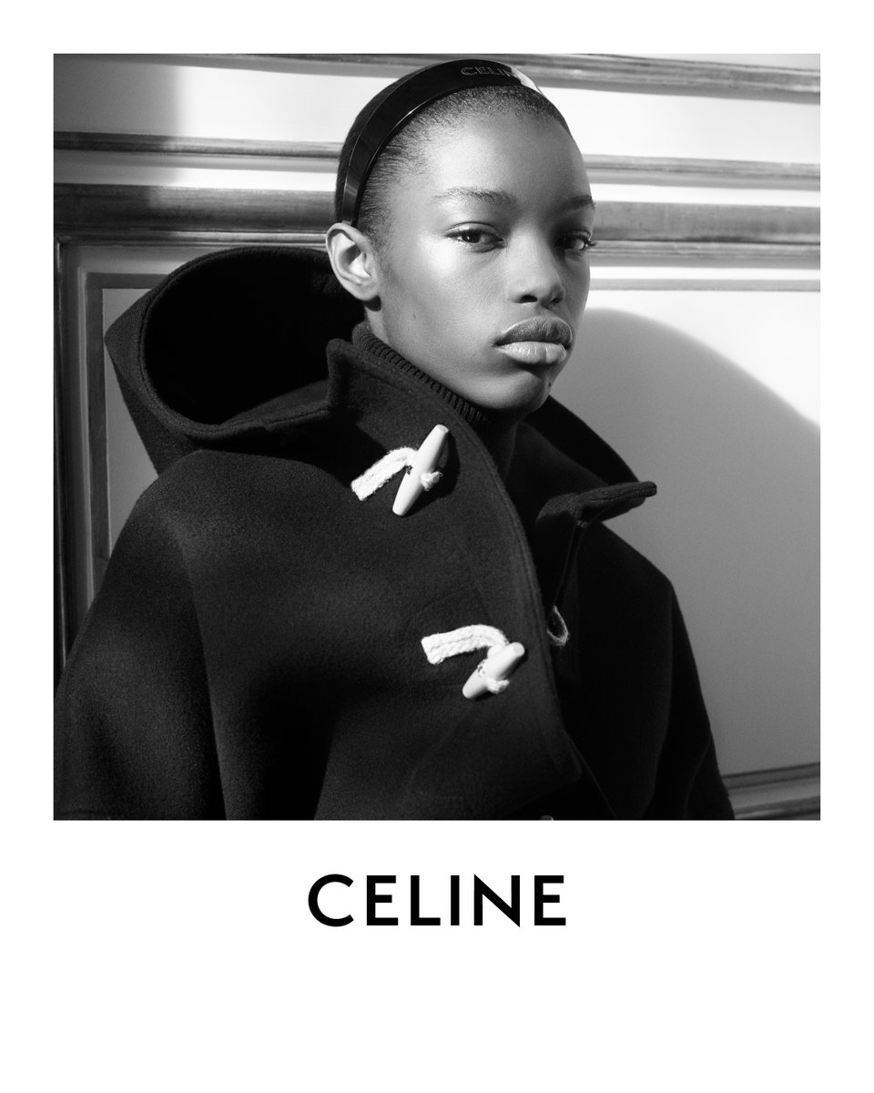 CELINE Fall, Part 2​
​
A collection of signature daywear and curated accessories. Captured by the Maison in April 25. ​

CELINE cashmere duffle coat ​

Available in store and on celine.com​

#CELINE​
#CELINEFALL