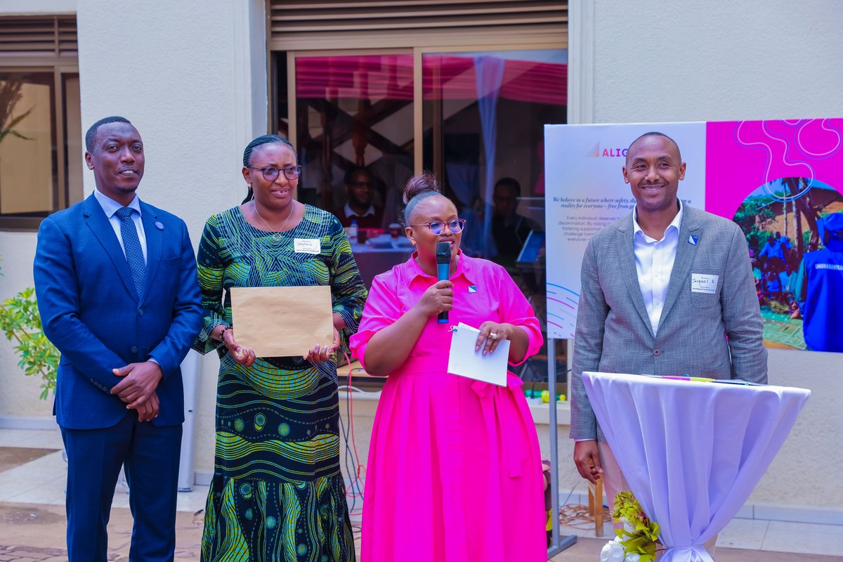 UNFPARwanda's tweet image. On #WorldHumanitarianDay2025, UNFPA🇷🇼 joined @AlightRwanda  &amp;amp; partners to honor the resilience, creativity &amp;amp; impact of humanitarian workers. 

#DoMoreWithLess.