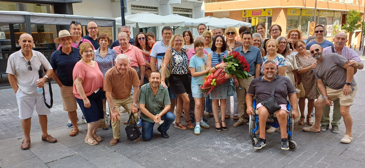 Rebeca Torró/❤️ (@rebeca_torro) on Twitter photo Hui a casa. Amb els companys i companyes de <a href="/SocialistesOnti/">Socialistes d'Ontinyent</a> i de La Vall d'Albaida.
Gràcies per la sorpresa, per l'afecte i l'estima. Sabeu que junts ho podrem tot. Vos estime! ❤️🌹 Hui a casa. Amb els companys i companyes de <a href="/SocialistesOnti/">Socialistes d'Ontinyent</a> i de La Vall d'Albaida.
Gràcies per la sorpresa, per l'afecte i l'estima. Sabeu que junts ho podrem tot. Vos estime! ❤️🌹
