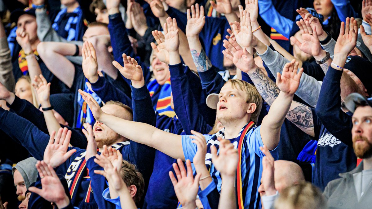 Djurgården Hockey (@difhockeyse) on Twitter photo Medlemsförturen stänger imorgon 09:00 och intresset är enormt! 🌡️🥵
📌 Inga tillgängliga stolar till premiären
📌 Mindre än 1000 stolar kvar till DIF-Brynäs på Hovet
📌 Högt tryck på Avicii-matcherna
🎟️ Följ biljettlänken på DIFHockey.se.
#DIFHockey | #AlltidOavsett Medlemsförturen stänger imorgon 09:00 och intresset är enormt! 🌡️🥵
📌 Inga tillgängliga stolar till premiären
📌 Mindre än 1000 stolar kvar till DIF-Brynäs på Hovet
📌 Högt tryck på Avicii-matcherna
🎟️ Följ biljettlänken på DIFHockey.se.
#DIFHockey | #AlltidOavsett
