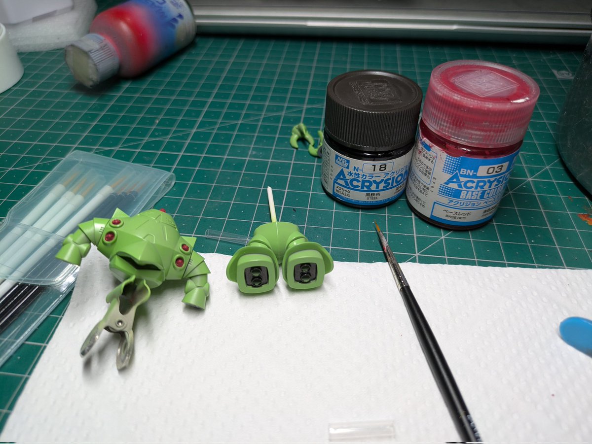 ゾックさん、細かいところを筆塗り中。
#チョコサプ