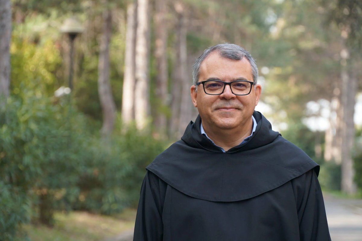 Agustinos Recoletos (@oarecoletos) on Twitter photo #TeContamos 📢 | El <a href="/PriorGeneralOAR/">Miguel Ángel Hernández</a> envía un mensaje para preparar la fiesta de San Agustín ❤️
Fray Miguel Ángel Hernández, dirige un mensaje por la solemnidad de San Agustín invitando a vivir la misión con pasión: “Anunciad a Cristo donde podáis”.
agustinosrecoletos.com/2025/08/20/men… #TeContamos 📢 | El <a href="/PriorGeneralOAR/">Miguel Ángel Hernández</a> envía un mensaje para preparar la fiesta de San Agustín ❤️
Fray Miguel Ángel Hernández, dirige un mensaje por la solemnidad de San Agustín invitando a vivir la misión con pasión: “Anunciad a Cristo donde podáis”.
agustinosrecoletos.com/2025/08/20/men…