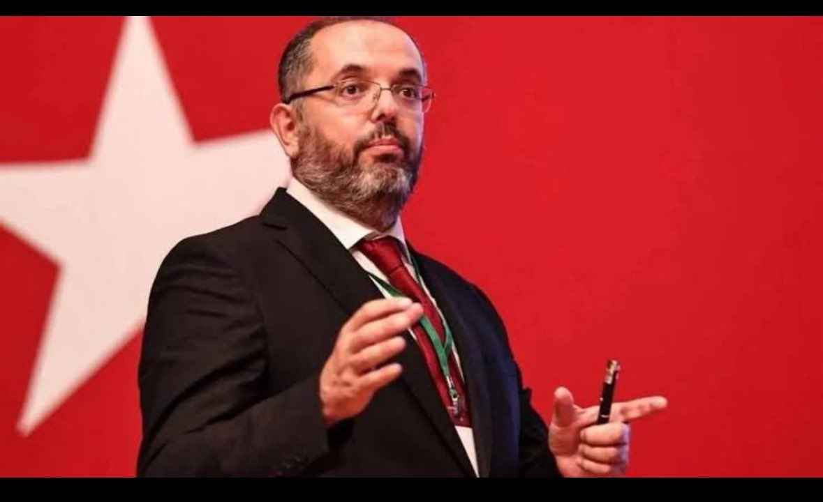 Erhan Afyoncu Türk tarihçiliğinin yüz akıdır. Türklük konusunda söylediklerine tamamen katılıyorum.