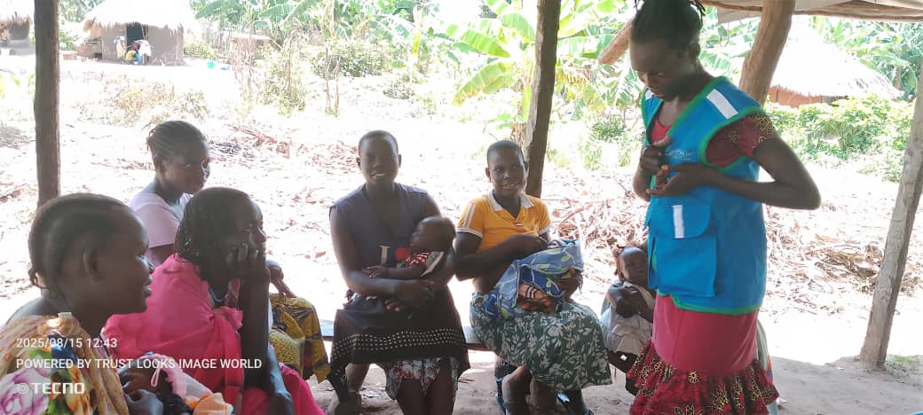 whocotuganda's tweet photo. Our effort for every child to receive the best start to life. WHOCOT Uganda is currying breastfeeding awareness activities in the refugee settlement, aiming to empower mothers and caregivers with the knowledge and support they need for optimal child nutrition and health. https://t.co/japZhin9CT
