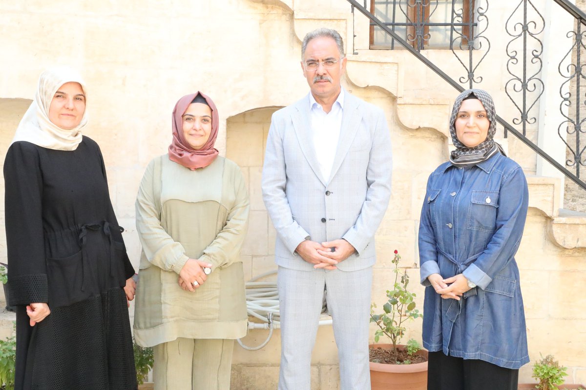 Göbeklitepe Kadın Girişimi Üretim ve İşletme Kooperatifi Başkanı Hatice Gök ve beraberindeki kıymetli heyeti belediyemizde misafir ettik.

Üreten kadınlarımızın yanında olmaya, onların girişimlerini desteklemeye devam edeceğiz.