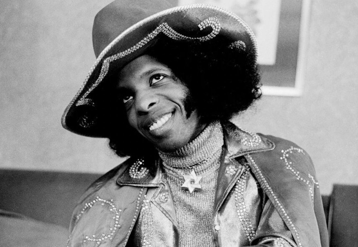 Also, the late great Sly Stone often wore a star of David. 

He called it his “Star of David Kapralik,” in reference to his manager.
