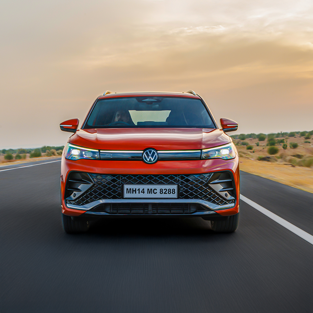 volkswagenindia's tweet photo. Style that leads. Power that follows.
#BeyondbetteR #TiguanRLine #VolkswagenIndia #Volkswagen https://t.co/pM2ctxHhxX