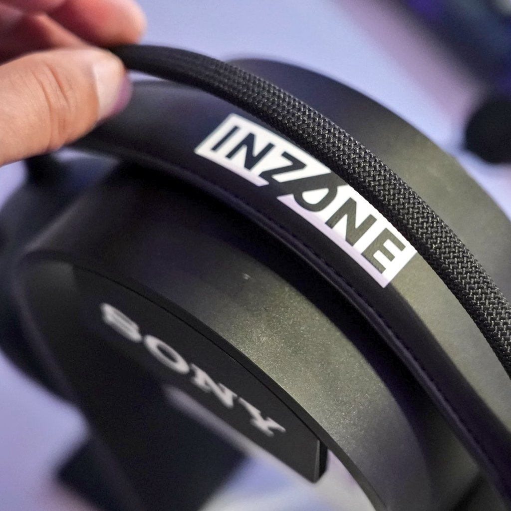 whatgearreviews's tweet image. Sony has just upgraded its flagship gaming headphones! 🎧 These are the new #InZoneH9II. Once again, Team @fnatic has collaborated with @Sony InZone to create a pair of headphones that are perfect for #ProGamers, aspiring pro gamers, and #Esports enthusiasts. 🎮 Some of the…