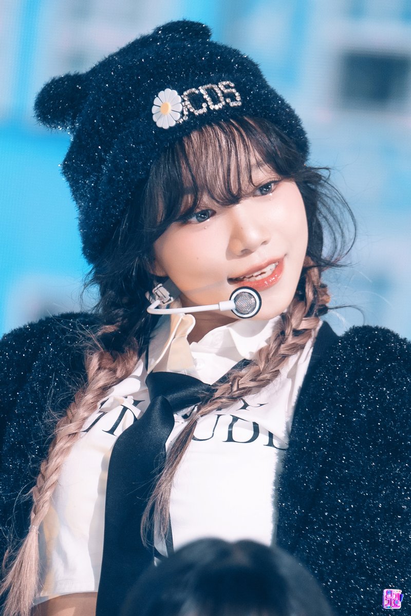 MIJO2207's tweet photo. かわいい～👧👧
#조유리  #チョユリ  #JOYURI https://t.co/uRm0r61H4c