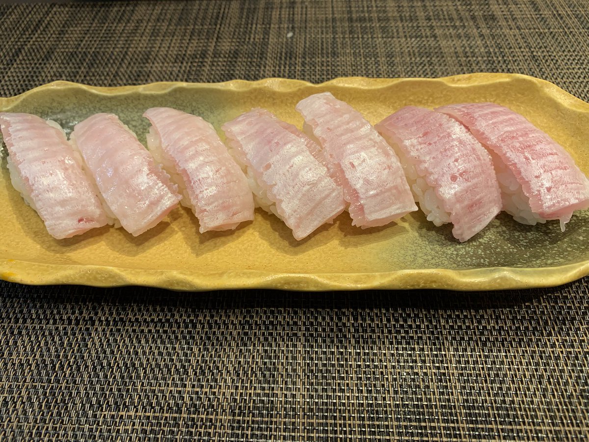 skanayaneko's tweet photo. 平目のえんがわの握り完成🤗 https://t.co/G8zCSRODMt