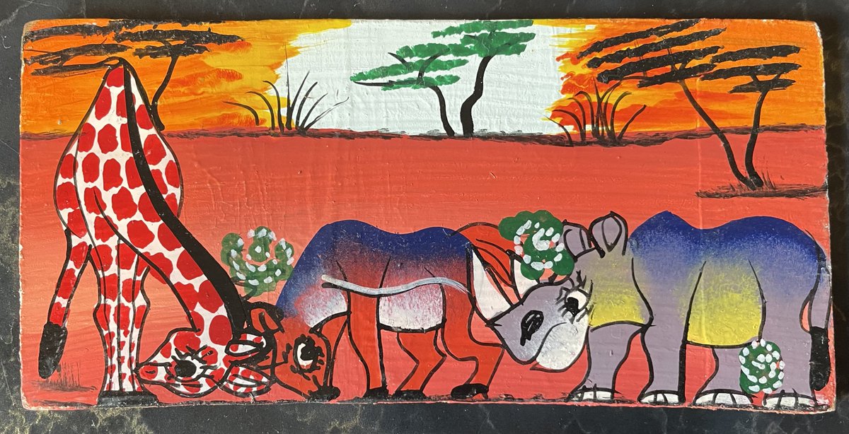 万博に行ってきた✨

四足歩行型の乗用ロボット！

ガンダム、何て名前のガンダムなんだろ？
00だけ一話から全部見た事ある✨

よしもとパビリオンで5GAP

タンザニアのティンガティンガ買ってきた✨