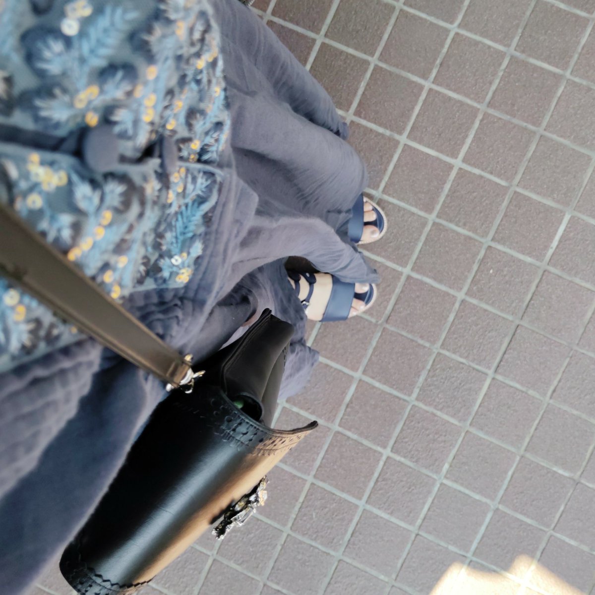 bluer0se_cat's tweet photo. 👚kuf
Skirt kuf
👜MABATAKI美雨
👡MABATAKI美雨
本当はセットアップのお洋服です🫧
Ruimemeのネイビーのキャミドレスと合わせるのも好きです🤭 https://t.co/dm5uyhcqI3