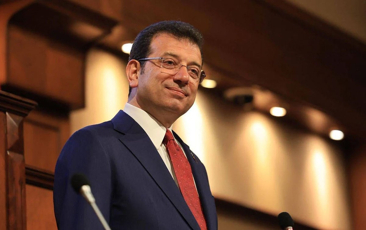 Ekrem İmamoğlu:

“Bütün operasyonlar Erdoğan'ın talimatıyla yapılmış, boyun eğmeyen belediye başkanlarına cezaevi yolu gözükmüş, diz çökenlereyse transfer zorunluluğu getirilmiştir.”